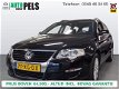 Volkswagen Passat Variant - 2.0 FSI Comfortline Navigatie, LMV, ECC enz enz Prijs incl 6 mnd BOVAG - 1 - Thumbnail