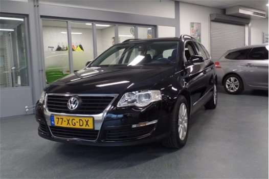 Volkswagen Passat Variant - 2.0 FSI Comfortline Navigatie, LMV, ECC enz enz Prijs incl 6 mnd BOVAG - 1