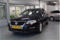 Volkswagen Passat Variant - 2.0 FSI Comfortline Navigatie, LMV, ECC enz enz Prijs incl 6 mnd BOVAG - 1 - Thumbnail