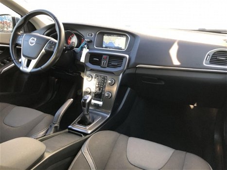 Volvo V40 - 2.0 D4 190PK Momentum Business - 1