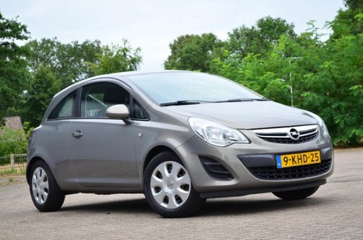 Opel Corsa - 1.2-16V Color Edition / Airco / Cruise / Nette auto - 1