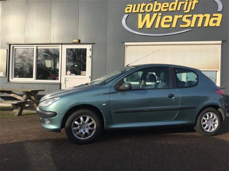 Peugeot 206 - 1.4 XR Met nieuwe uitlaat - 1