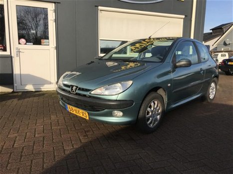 Peugeot 206 - 1.4 XR Met nieuwe uitlaat - 1