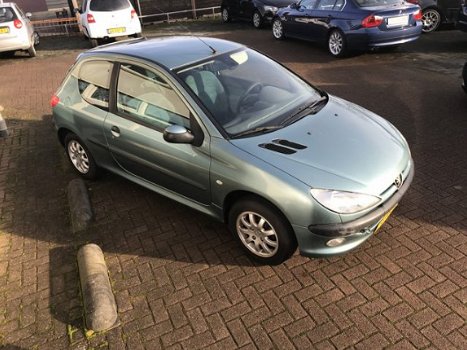 Peugeot 206 - 1.4 XR Met nieuwe uitlaat - 1