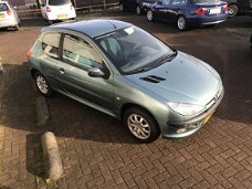 Peugeot 206 - 1.4 XR Met nieuwe uitlaat