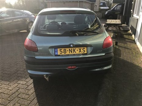 Peugeot 206 - 1.4 XR Met nieuwe uitlaat - 1