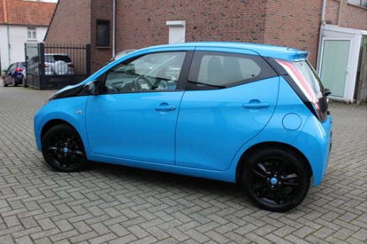 Toyota Aygo - 1.0 VVT-i x-cite Airco Camera rijstrooksensor 1 jaar garantie - 1