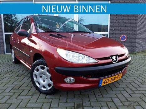 Peugeot 206 - 1.4 Automaat. 53 dkm 5-drs APK 01-2021 - 1