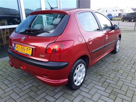 Peugeot 206 - 1.4 Automaat. 53 dkm 5-drs APK 01-2021 - 1