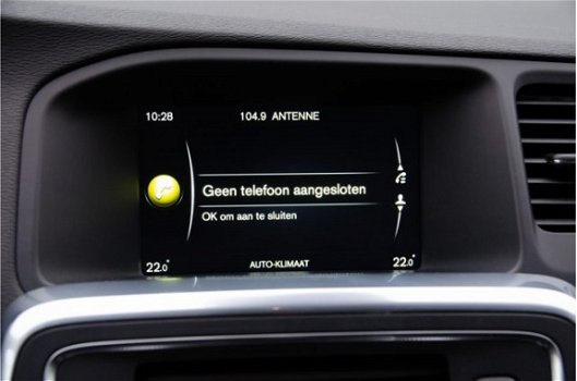 Volvo V60 - T3 Momentum - Dealer onderhouden - Nette auto - 1