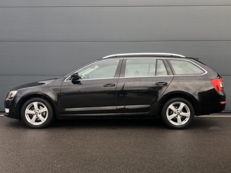 Skoda Octavia Combi - 1.4 TSI 150PK Greentech Ambition Businessline Automaat | Navigatie | DSG | Par - 1