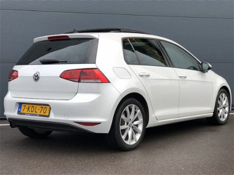 Volkswagen Golf - 1.2 TSI 105PK Highline | Panoramadak | Navigatie | Climate Control | - 1