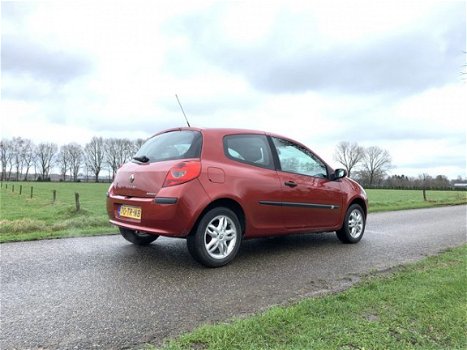 Renault Clio - 1.4-16V Dynamique Luxe 1e eigenaar Zeer Netjes - 1