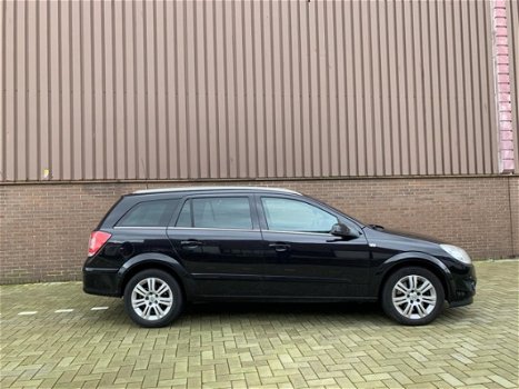 Opel Astra Wagon - 1.9 CDTi Executive Navi Airco 2007 APK NAP - 1