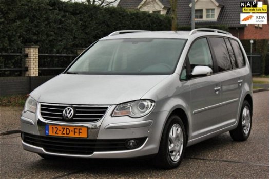 Volkswagen Touran - 2.0 TDI Highline Business CLIMA, CRUISE, NAVI, TREKHAAK, PDC, NAP, ZEER NETTE AU - 1