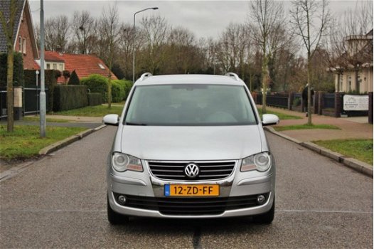 Volkswagen Touran - 2.0 TDI Highline Business CLIMA, CRUISE, NAVI, TREKHAAK, PDC, NAP, ZEER NETTE AU - 1