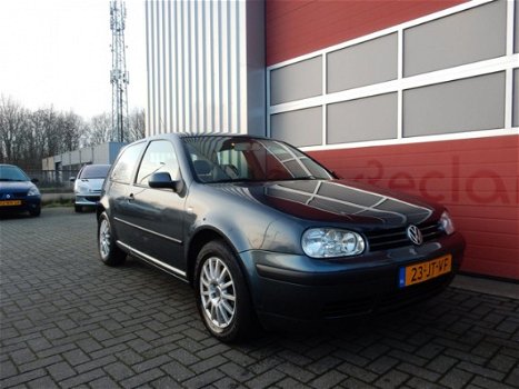 Volkswagen Golf - 2.0 Highline leder / lmv nieuwe apk - 1