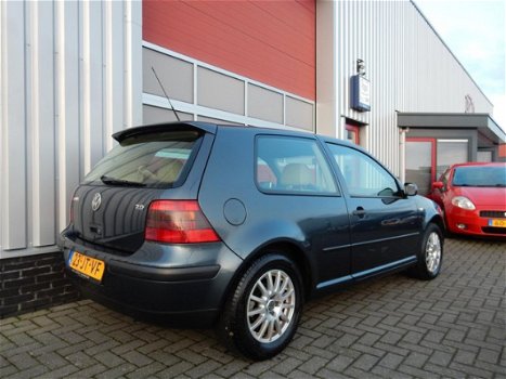 Volkswagen Golf - 2.0 Highline leder / lmv nieuwe apk - 1