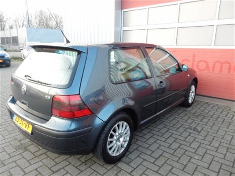 Volkswagen Golf - 2.0 Highline leder / lmv nieuwe apk - 1