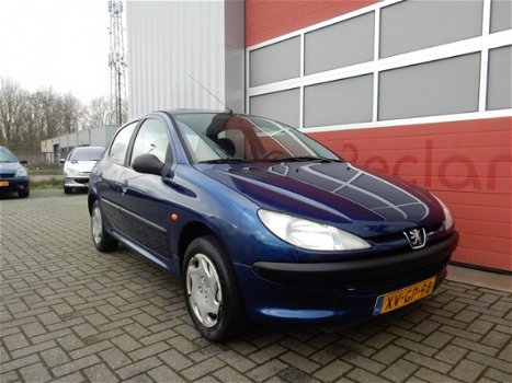 Peugeot 206 - 1.4 XR 5rs nieuwe apk - 1