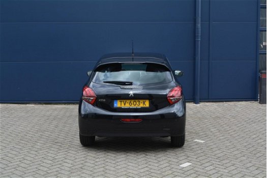 Peugeot 208 - SIGNATURE 1.2 PURETECH 82PK | NAVIGATIE - 1