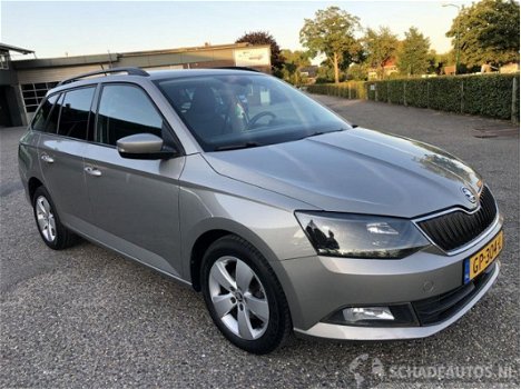 Skoda Fabia Combi - 1.4 tdi 66kw/90pk style edition - keyless start - trekhaak - pdc - clima - adapt - 1