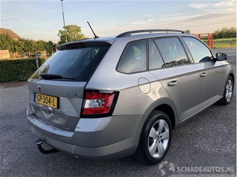 Skoda Fabia Combi - 1.4 tdi 66kw/90pk style edition - keyless start - trekhaak - pdc - clima - adapt - 1