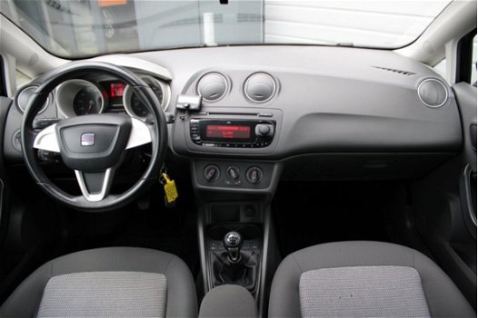 Seat Ibiza - 1.4 Stylance 5drs. Airco/Cruise/Stuurbekrachtiging/Elek.Ramen/C.V./LMV/Trekhaak/113.529 - 1