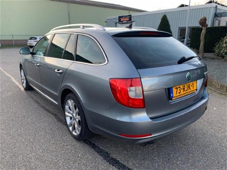 Skoda Superb - 2011 Navi/Xenon/Lmv - 1