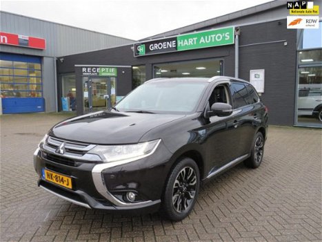 Mitsubishi Outlander - 2.0 PHEV Executive Edition /1STE EIG/CAMERA/NAVI/AIRCO/PDC - 1