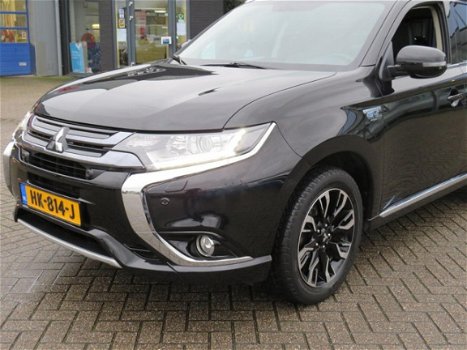 Mitsubishi Outlander - 2.0 PHEV Executive Edition /1STE EIG/CAMERA/NAVI/AIRCO/PDC - 1