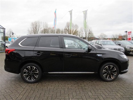 Mitsubishi Outlander - 2.0 PHEV Executive Edition /1STE EIG/CAMERA/NAVI/AIRCO/PDC - 1