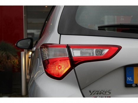 Toyota Yaris - 1.5 VVT-i Comfort 5drs Airco Bluetooth - 1