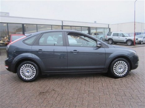 Ford Focus - 1.8 Limited 5 Drs l Airco l Cruise l Trekhaak - 1