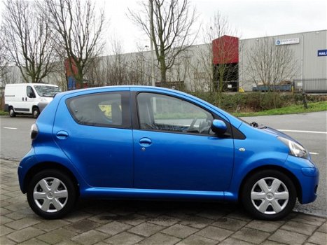 Toyota Aygo - 1.0-12V Comfort Navigator - TOMTOM - AIRCO - AFL MET NIEUWE APK - ELEK RAMEN - USB - 1