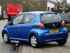 Toyota Aygo - 1.0-12V Comfort Navigator - TOMTOM - AIRCO - AFL MET NIEUWE APK - ELEK RAMEN - USB