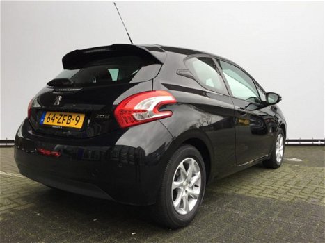 Peugeot 208 - 1.2 VTi Envy * navi + pdc + ecc ... RIJKLAAR - 1