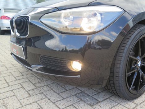 BMW 1-serie - 116i Business+ Automaat 18inch Navi - 1