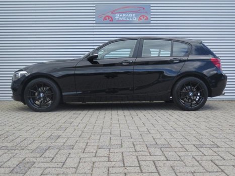 BMW 1-serie - 116i Business+ Automaat 18inch Navi - 1