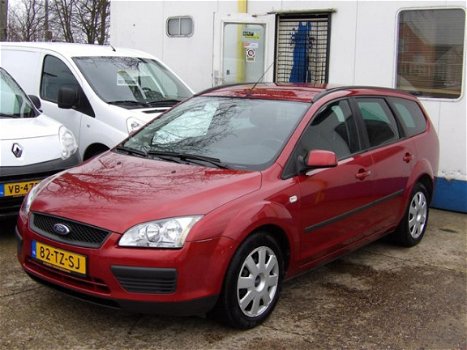 Ford Focus Wagon - 1.6 16V TREND Airco 181338km - 1