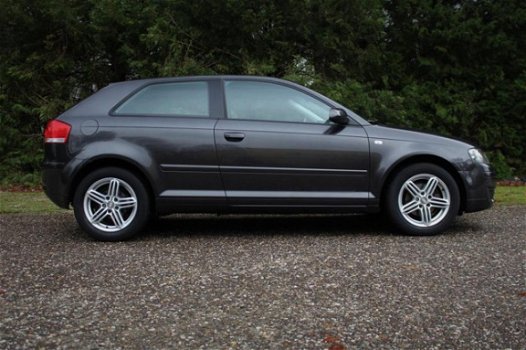 Audi A3 - 1.6 Attraction Automaat Cruise Control Airco NAP - 1