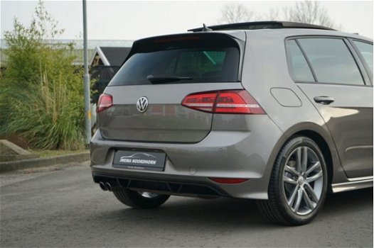 Volkswagen Golf - 1.4 TSI DSG R-Line Panoramadak|Keyless-Go|Groot Navi|Camera|LED|Xenon|Dynaudio - 1