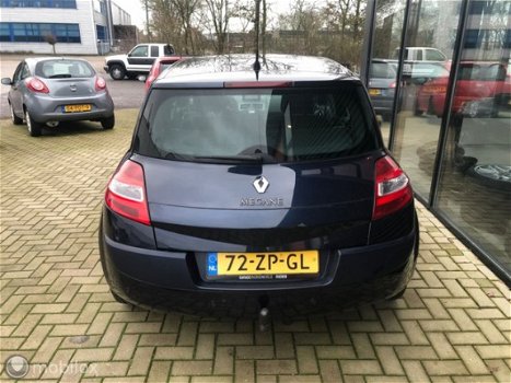 Renault Mégane - 2.0-16V Business Line - 1