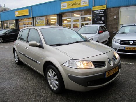 Renault Mégane - 1.6-16V Business Line - 1