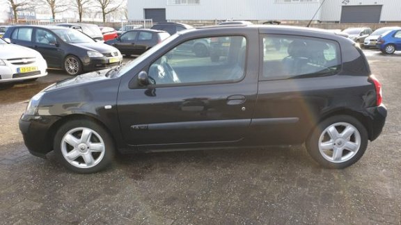 Renault Clio - 1.6-16V Dynamique Goed rijdende en nette Auto.Airco(clima) Electr pakket.Nieuwe Apk k - 1