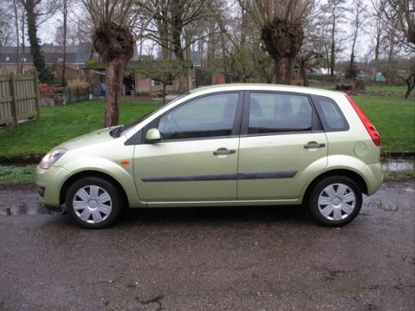 Ford Fiesta - 1.4-16V 5 deurs 2007 airco nwe Apk 100 % in orde - 1