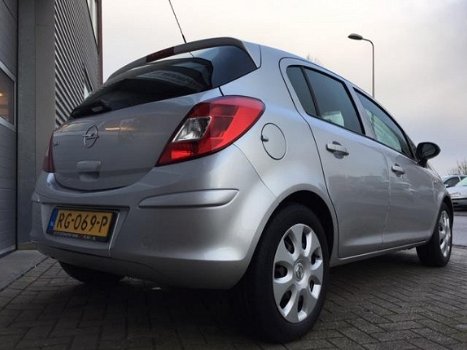 Opel Corsa - 1.2 Edition 5-Deurs Airco Stoelverwarming - 1