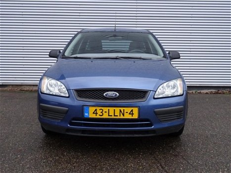 Ford Focus Wagon - 1.6-16V Trend / Automaat / Airco / 5-deurs / elek ramen / - 1