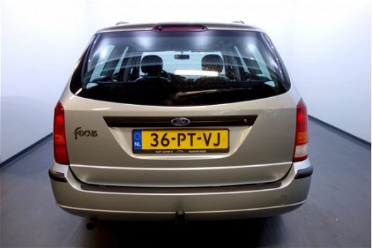 Ford Focus Wagon - 1.6-16V Futura Leer, Clima - 1