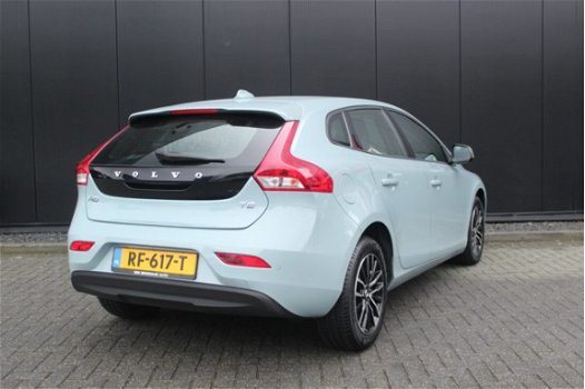 Volvo V40 - 2.0 T2 Nordic+ - 1